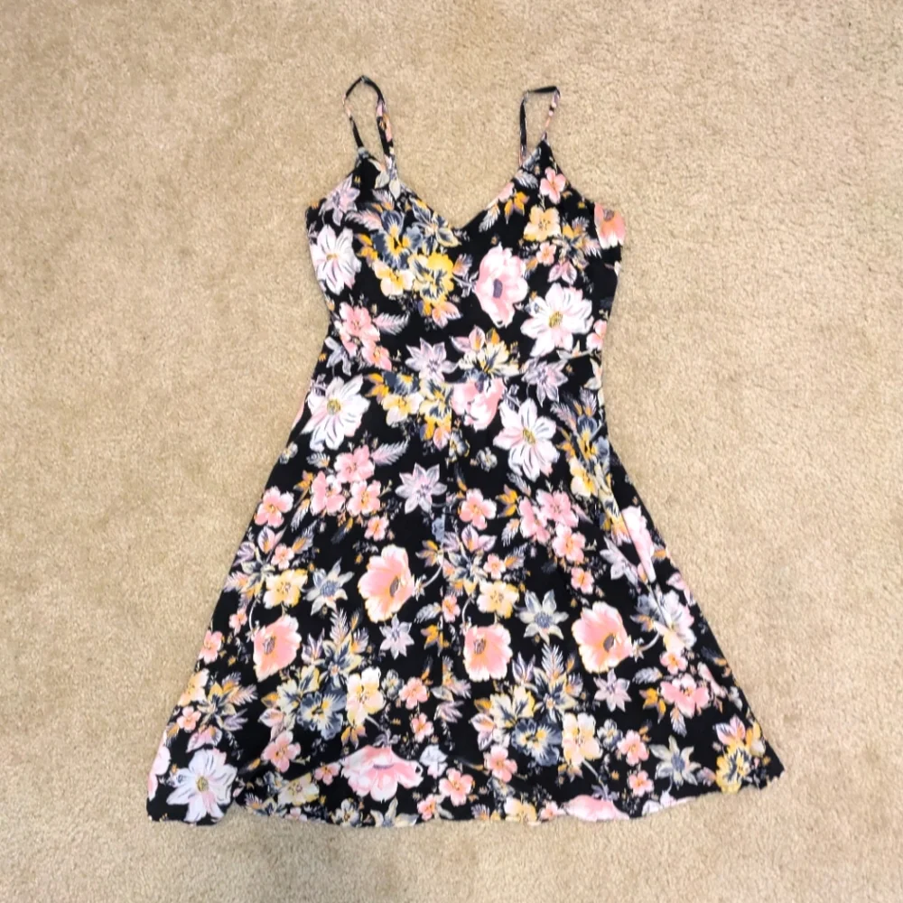 GAP Floral Sundress - Picture 1 of 4